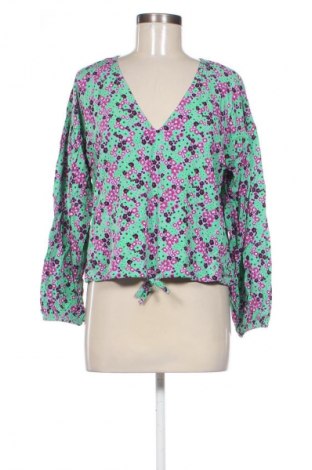 Дамска блуза Vero Moda, Размер M, Цвят Многоцветен, Цена 54,15 лв.