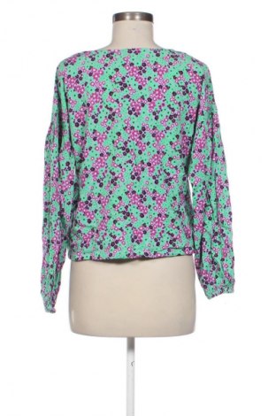 Дамска блуза Vero Moda, Размер M, Цвят Многоцветен, Цена 54,15 лв.