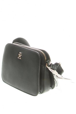 Дамска чанта Tommy Hilfiger, Цвят Черен, Цена 43,97 €