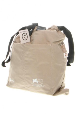 Дамска чанта Tucano, Цвят Бежов, Цена 77,14 лв.