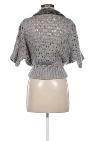 Damen Strickjacke Caramel, Größe M, Farbe Grau, Preis 31,68 €