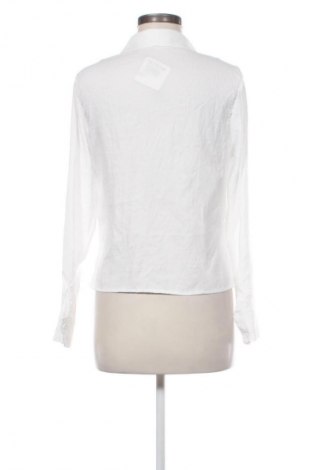 Дамска риза Trendyol, Размер M, Цвят Бял, Цена 14,99 лв.