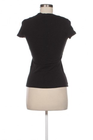 Дамска тениска Armani Exchange, Размер S, Цвят Черен, Цена 68,00 лв.