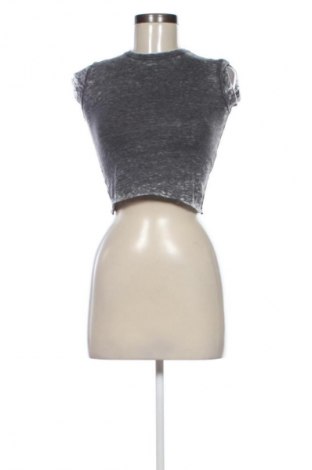 Дамска тениска Bershka, Размер XS, Цвят Многоцветен, Цена 17,60 лв.