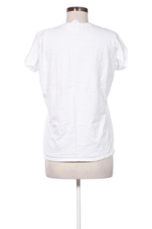 Γυναικείο t-shirt Gildan, Μέγεθος XXL, Χρώμα Πολύχρωμο, Τιμή 8,70 €