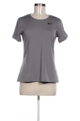 Дамска тениска Nike, Размер M, Цвят Сив, Цена 27,37 лв.