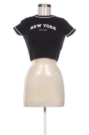 Дамска тениска Pull&Bear, Размер M, Цвят Многоцветен, Цена 20,00 лв.