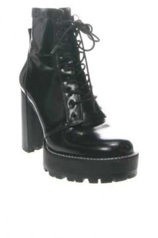 Damen Stiefeletten Bershka, Größe 39, Farbe Schwarz, Preis 32,23 €