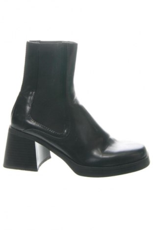 Női bokacsizma Bershka, Méret 37, Szín Fekete, Ár 12 600 Ft