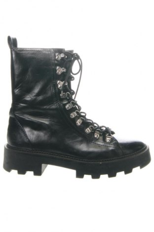 Дамски боти Bershka, Размер 39, Цвят Черен, Цена 101,00 лв.