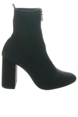 Damskie botki Bershka, Rozmiar 36, Kolor Czarny, Cena 145,01 zł