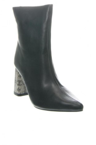 Damskie botki Boohoo, Rozmiar 38, Kolor Czarny, Cena 207,99 zł
