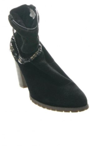 Дамски боти Bpc Bonprix Collection, Размер 40, Цвят Черен, Цена 101,08 лв.