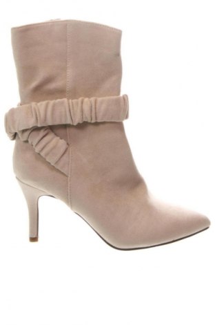 Дамски боти DeeZee, Размер 36, Цвят Бежов, Цена 77,14 лв.