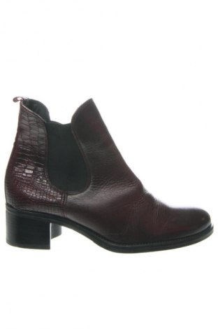 Дамски боти Leone, Размер 41, Цвят Червен, Цена 125,53 лв.