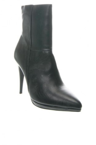 Damskie botki Marelbo, Rozmiar 40, Kolor Czarny, Cena 237,68 zł