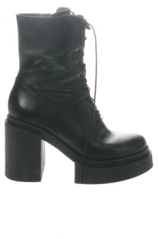 Дамски боти Musette, Размер 37, Цвят Многоцветен, Цена 140,00 лв.