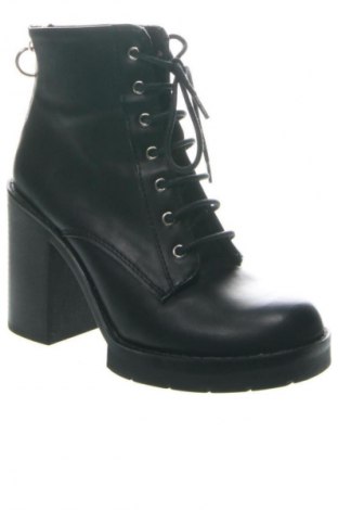 Dámské poltopánky Pull&Bear, Veľkosť 37, Farba Čierna, Cena  32,27 €