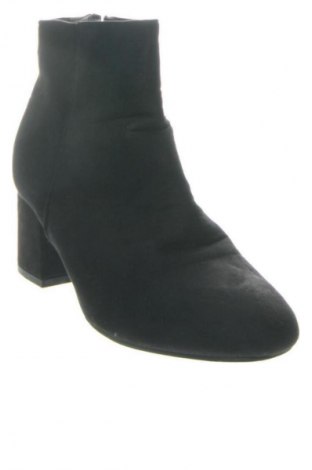 Дамски боти Sinsay, Размер 37, Цвят Черен, Цена 63,08 лв.
