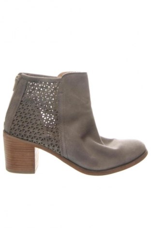 Γυναικεία μποτάκια Sommerkind, Μέγεθος 40, Χρώμα Γκρί, Τιμή 85,04 €