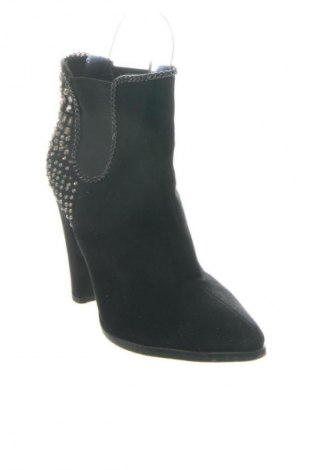 Γυναικεία μποτάκια Stradivarius, Μέγεθος 36, Χρώμα Μαύρο, Τιμή 32,27 €