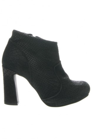 Дамски боти Supertrash, Размер 37, Цвят Черен, Цена 173,05 лв.