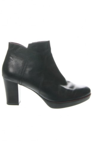 Дамски боти Tamaris, Размер 41, Цвят Черен, Цена 203,30 лв.