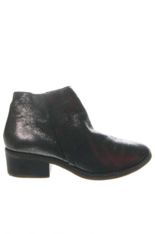 Γυναικεία μποτάκια Tamaris, Μέγεθος 37, Χρώμα Μαύρο, Τιμή 67,17 €