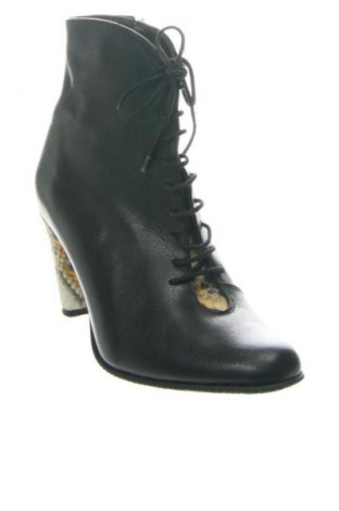 Дамски боти Unbranded, Размер 37, Цвят Черен, Цена 101,08 лв.