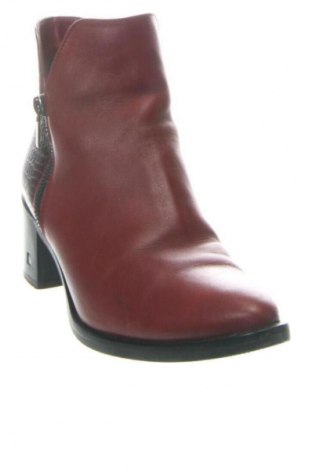 Дамски боти Unbranded, Размер 38, Цвят Червен, Цена 62,96 лв.