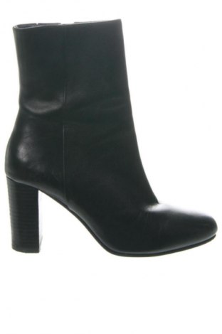 Damskie botki United Colors Of Benetton, Rozmiar 39, Kolor Czarny, Cena 321,47 zł