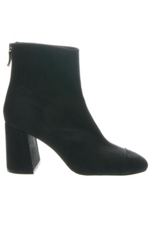 Damskie botki Zara, Rozmiar 39, Kolor Czarny, Cena 174,71 zł