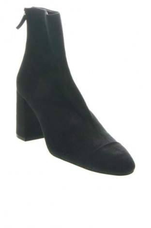 Damskie botki Zara, Rozmiar 39, Kolor Czarny, Cena 174,71 zł