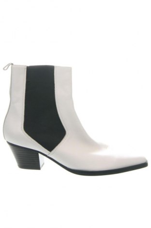 Botine de damă Zara, Mărime 40, Culoare Alb, Preț 370,42 Lei