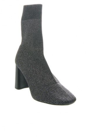 Damskie botki Zara, Rozmiar 38, Kolor Czarny, Cena 174,71 zł