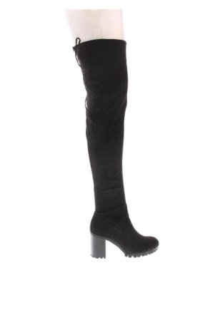 Дамски ботуши Bershka, Размер 37, Цвят Черен, Цена 50,99 лв.