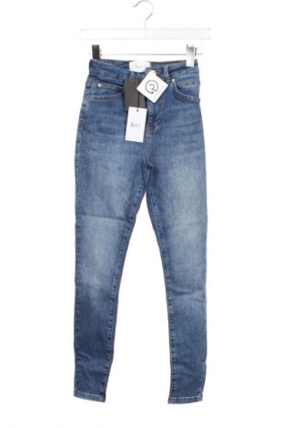Дамски дънки & ET, Размер XXS, Цвят Син, Цена 93,99 лв.
