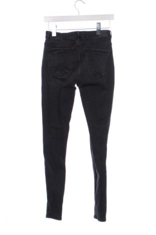 Damskie jeansy Bershka, Rozmiar S, Kolor Czarny, Cena 66,67 zł