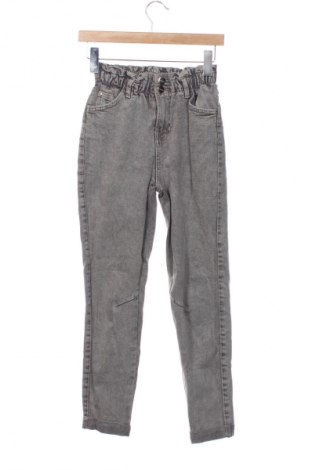 Dámské džíny  Bershka, Velikost XXS, Barva Šedá, Cena  367,00 Kč