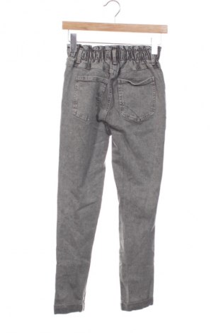 Dámské džíny  Bershka, Velikost XXS, Barva Šedá, Cena  367,00 Kč