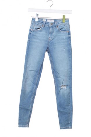 Γυναικείο Τζίν Bershka, Μέγεθος XXS, Χρώμα Μπλέ, Τιμή 13,99 €