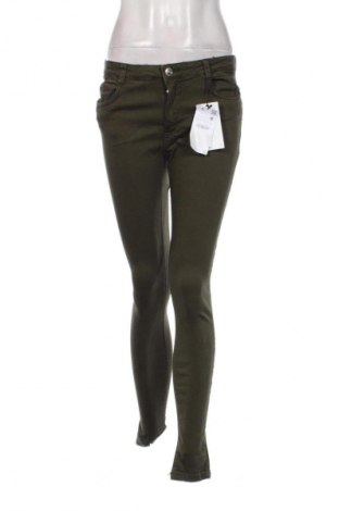 Damen Jeans Bershka, Größe L, Farbe Grün, Preis € 23,99