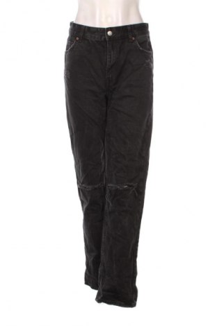 Γυναικείο Τζίν Bershka, Μέγεθος M, Χρώμα Γκρί, Τιμή 9,99 €