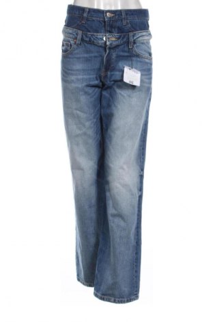 Γυναικείο Τζίν Bershka, Μέγεθος S, Χρώμα Μπλέ, Τιμή 23,53 €