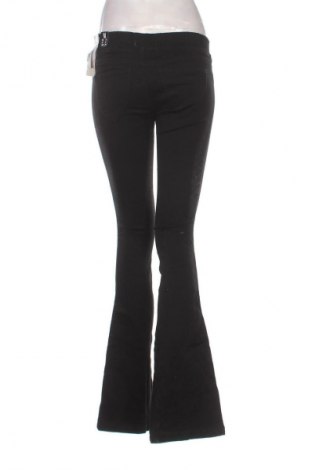 Γυναικείο Τζίν Bershka, Μέγεθος M, Χρώμα Μαύρο, Τιμή 23,53 €