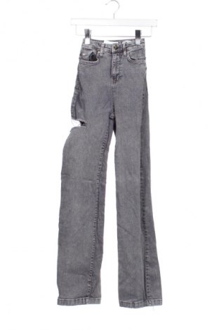 Γυναικείο Τζίν Bershka, Μέγεθος XXS, Χρώμα Γκρί, Τιμή 20,51 €