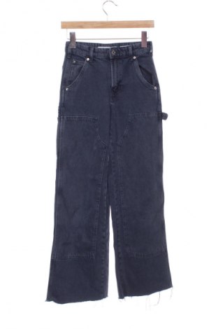 Γυναικείο Τζίν Bershka, Μέγεθος XS, Χρώμα Μπλέ, Τιμή 12,19 €