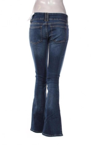 Дамски дънки Bershka, Размер S, Цвят Син, Цена 37,99 лв.