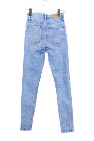 Dámské džíny  Bershka, Velikost XXS, Barva Modrá, Cena  367,00 Kč