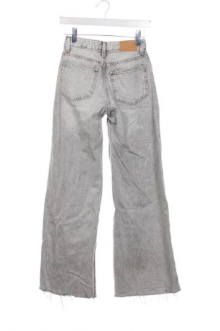 Γυναικείο Τζίν Bershka, Μέγεθος XXS, Χρώμα Γκρί, Τιμή 15,00 €